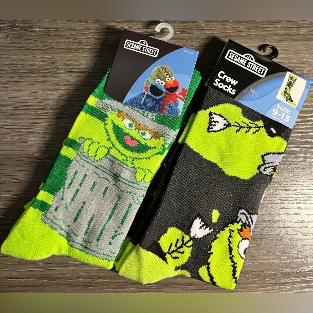 Oscar the Grouch NWT socks